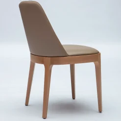 Club 24 leather dining chair by Mara Picco