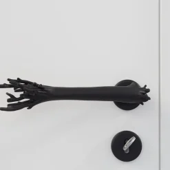 Corallo Black Handle by Nicole Valenti