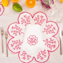 Corallo Rosa Set of 2 Flower-Shaped White Service Placemats