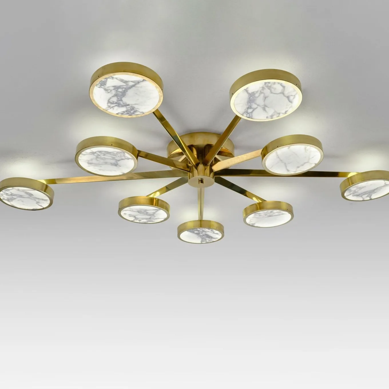 Costellazione Asymmetrical 9-Light Brass And Marble Ceiling Lamp