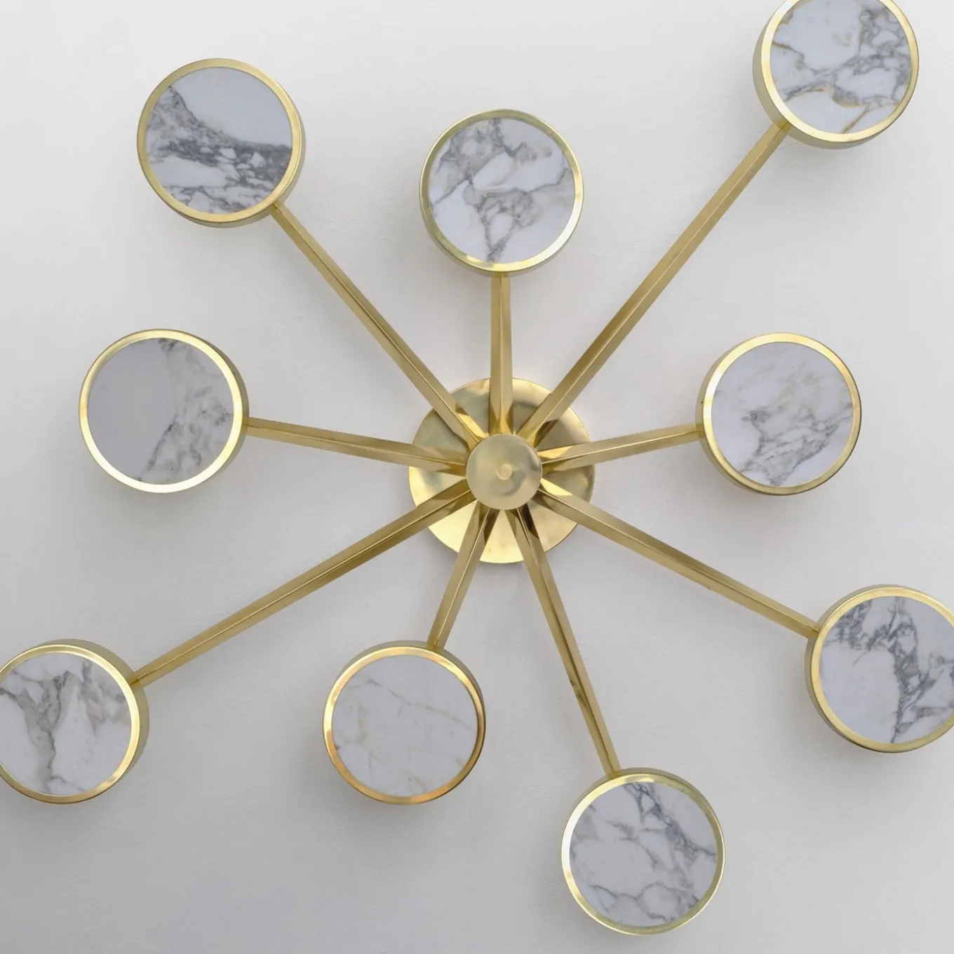 Costellazione Asymmetrical 9-Light Brass And Marble Ceiling Lamp