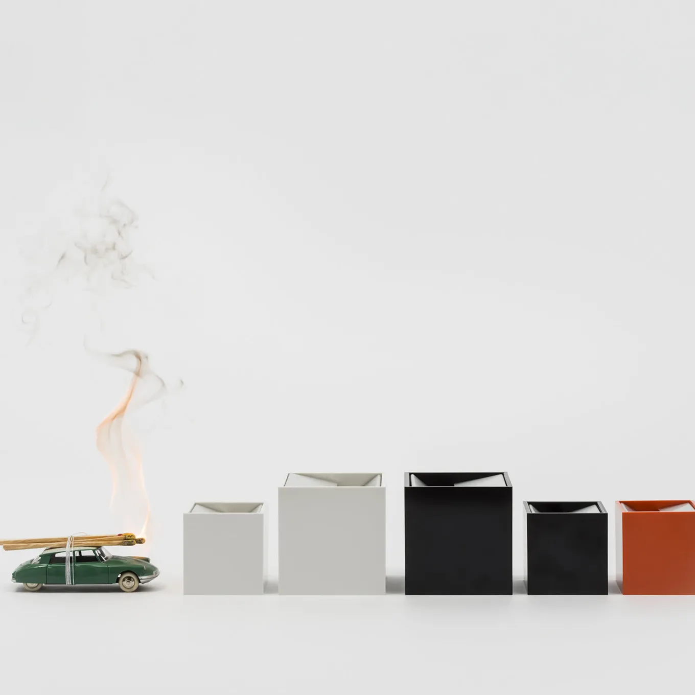 Cubo Small White Ashtray by Bruno Munari