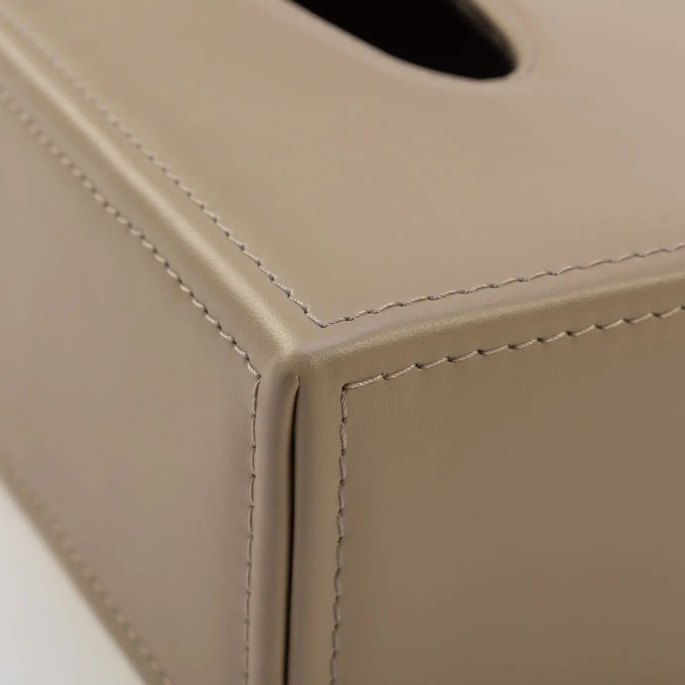 Daisy Seta Beige Rectangular Tissue Box