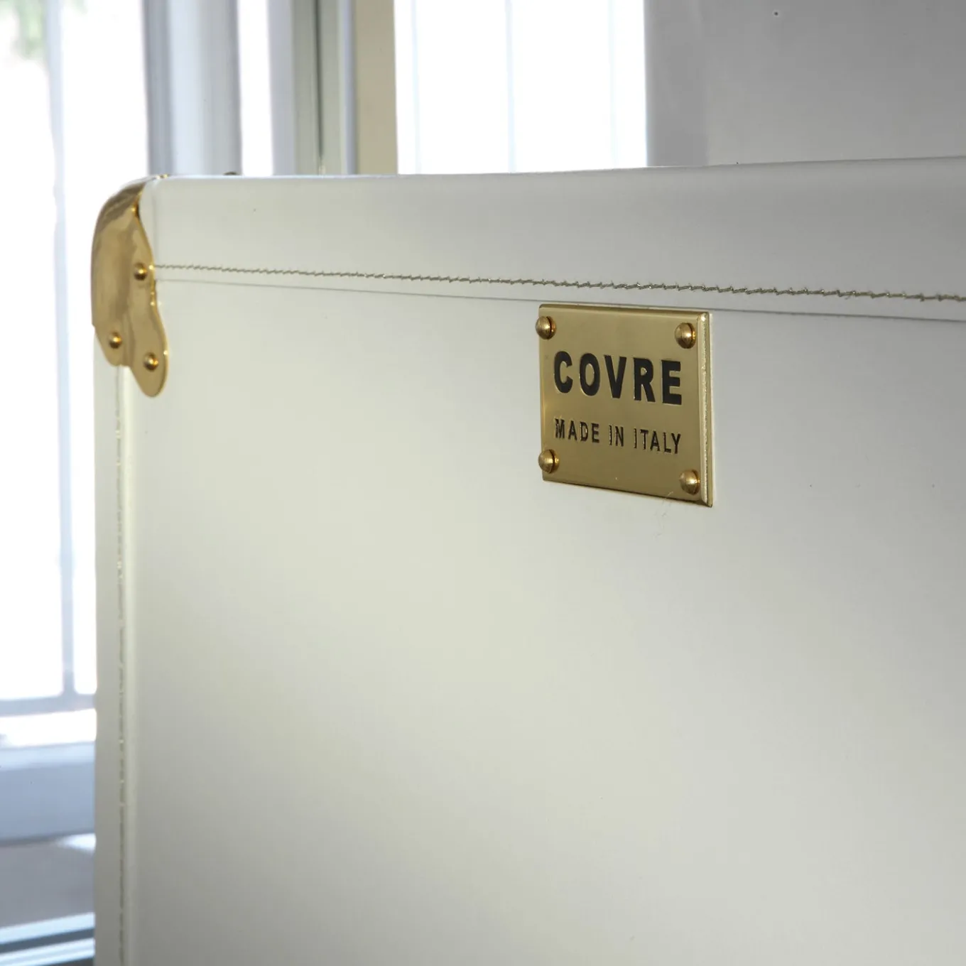 Dakar White Trunk