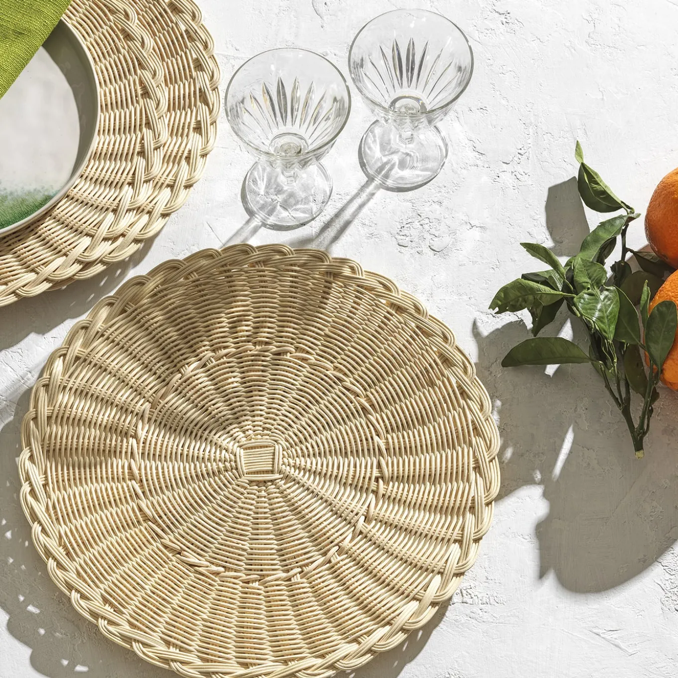 Dalia Charger Plate