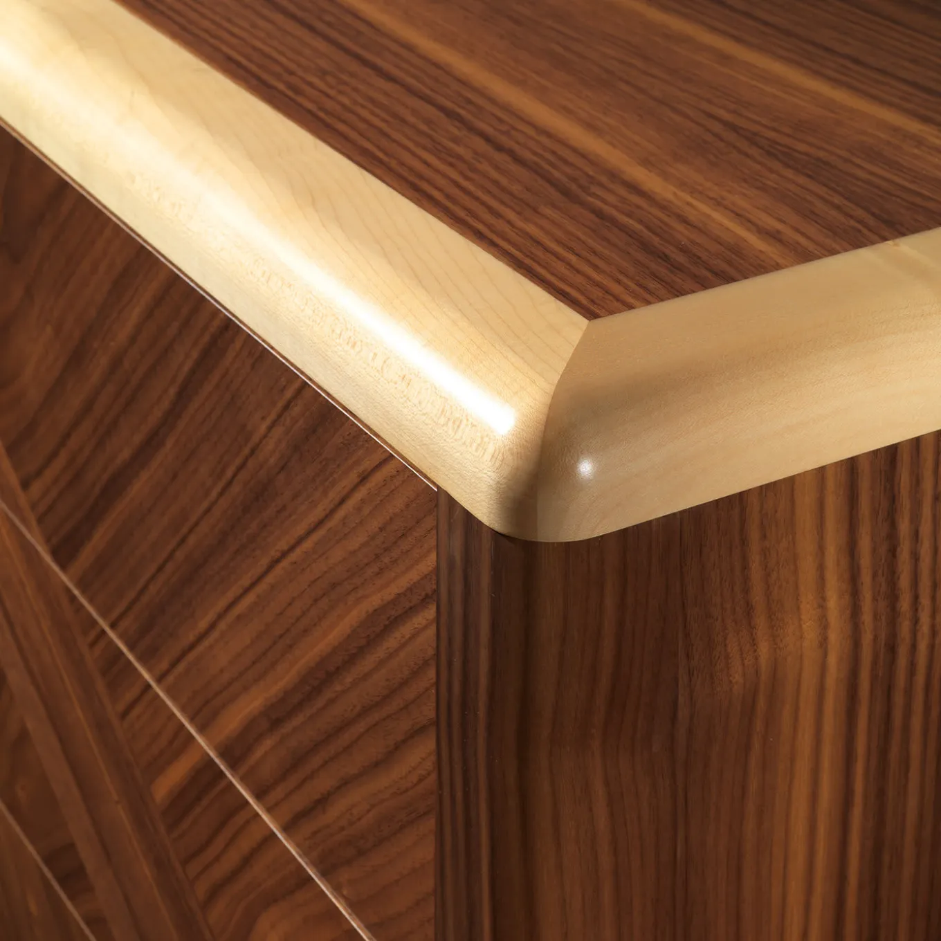 Desyo Chest of Drawers