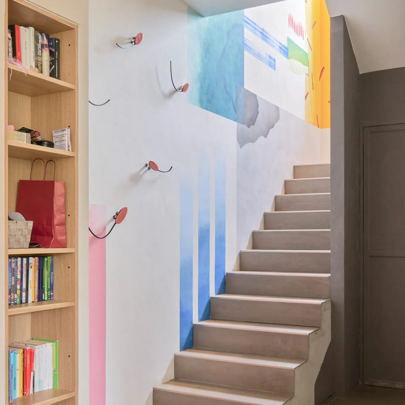 Divertissement Set of 6 Polychrome Ceramic & Metal Hooks