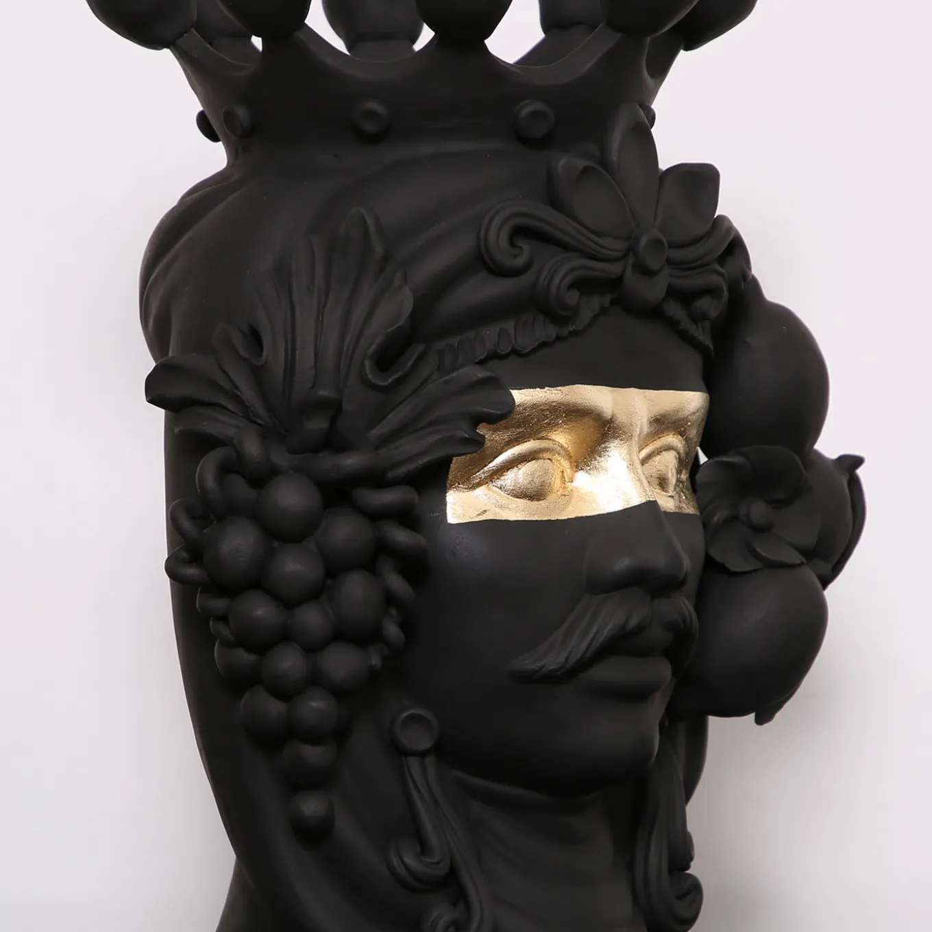 Don Venerando Black Vase