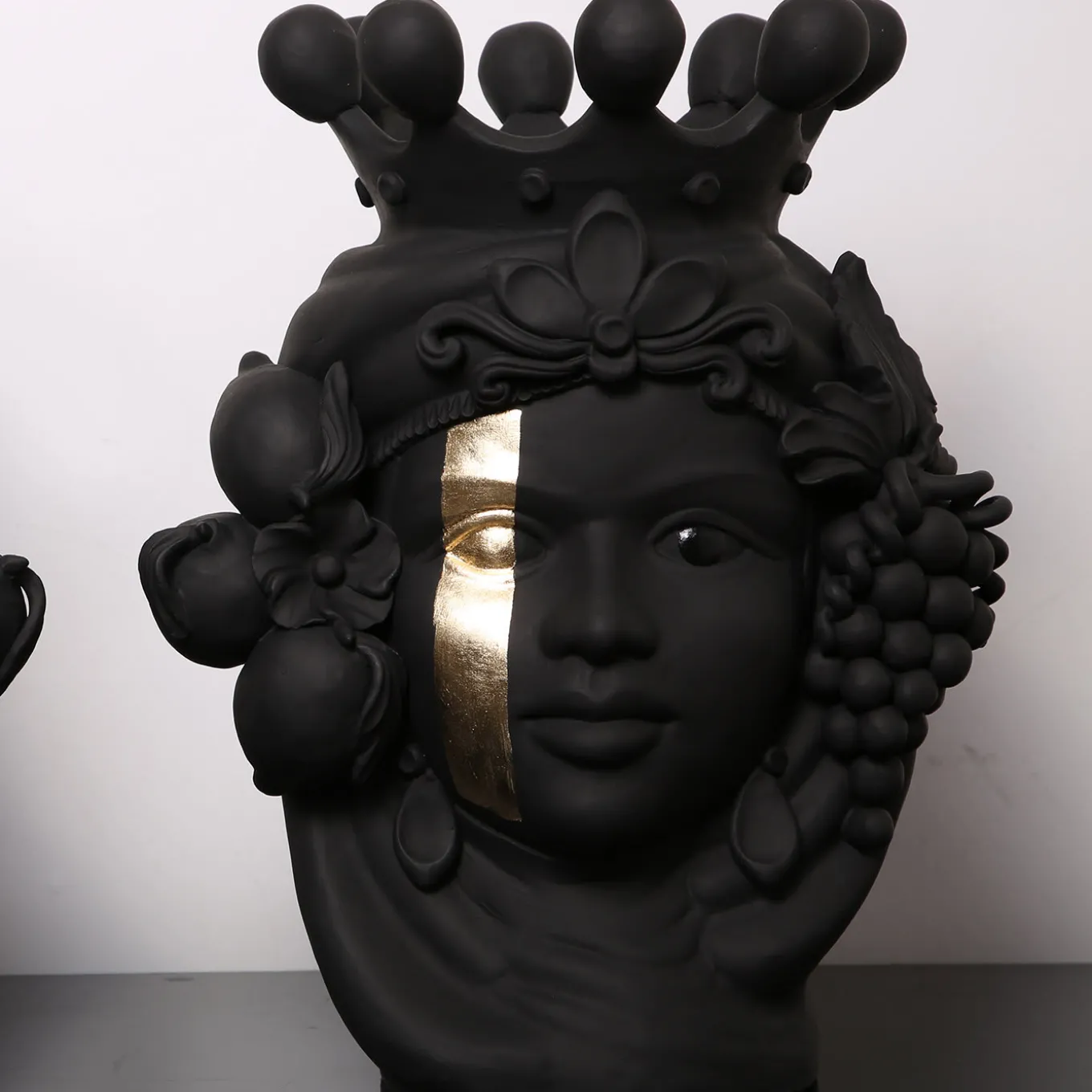 Don Venerando Black Vase