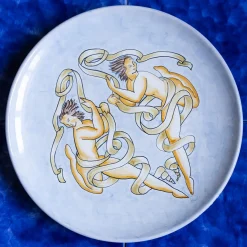 Donne Con Nastri Plate