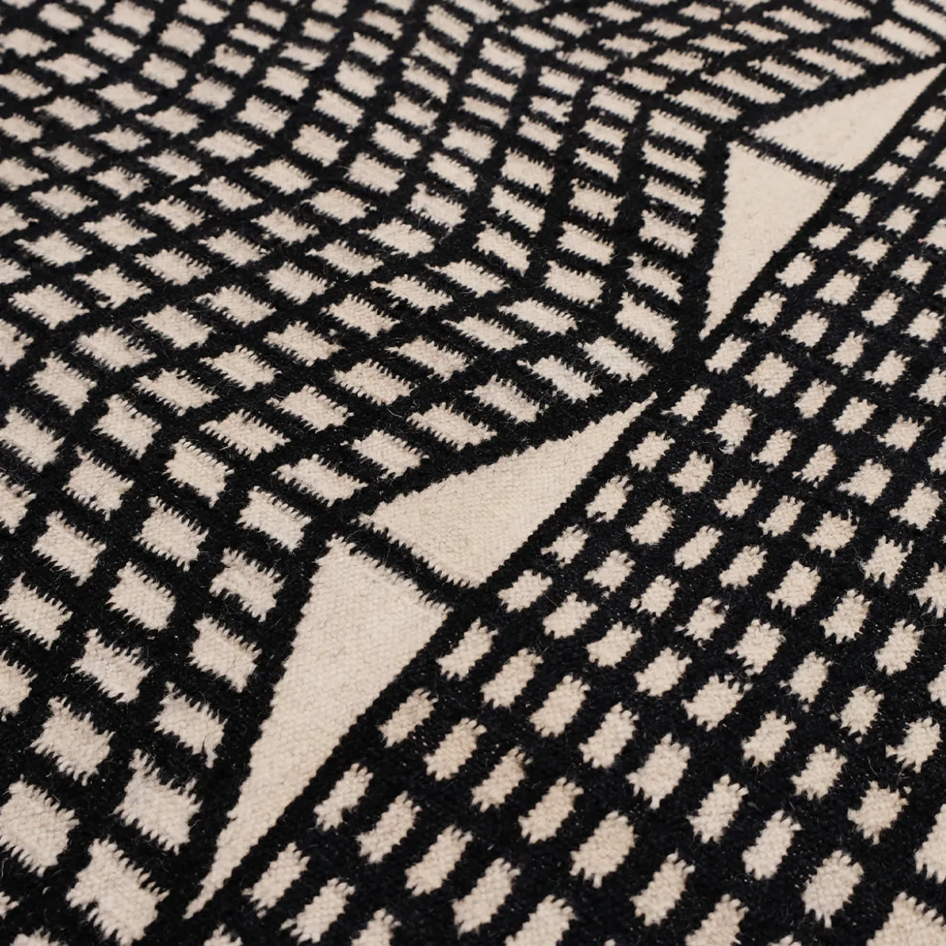 Doodle Hatch Kilim Regular Carpet