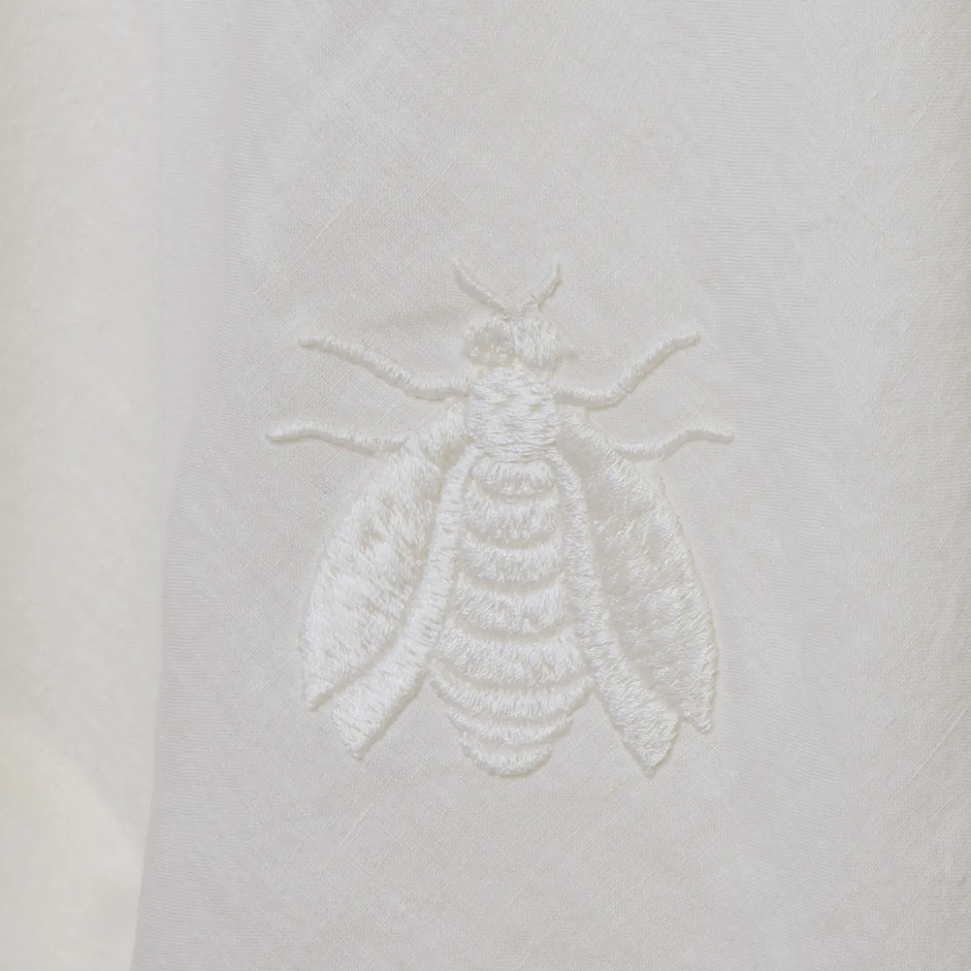 Dunans III Ivory Large Bee Embroidered Tablecloth