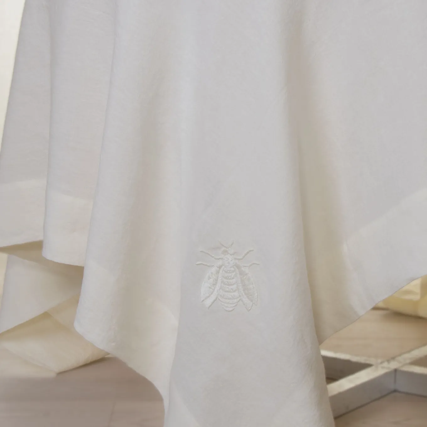 Dunans III Ivory Large Bee Embroidered Tablecloth