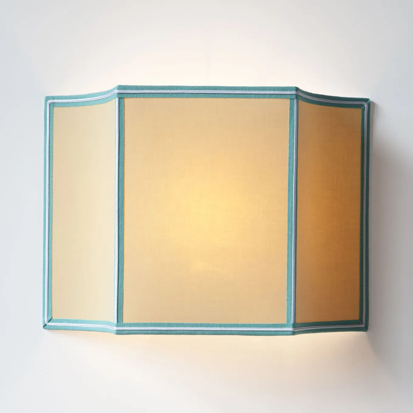 Easy Quadro Pale Yellow Wall Lamp