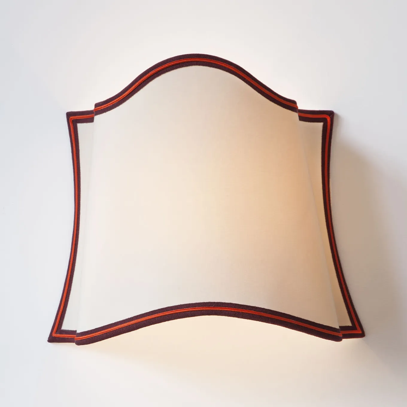 Easy White Gatto Wall Lamp