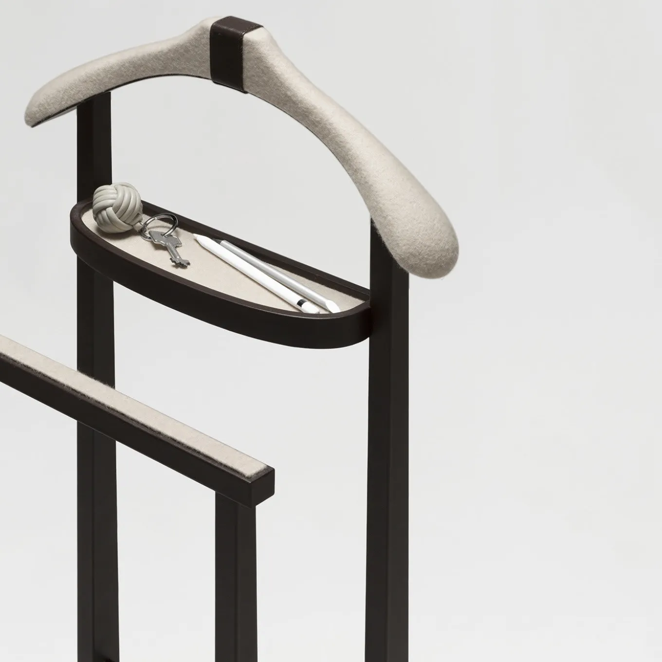 Edoardo Brown Leather and Cashmere Valet