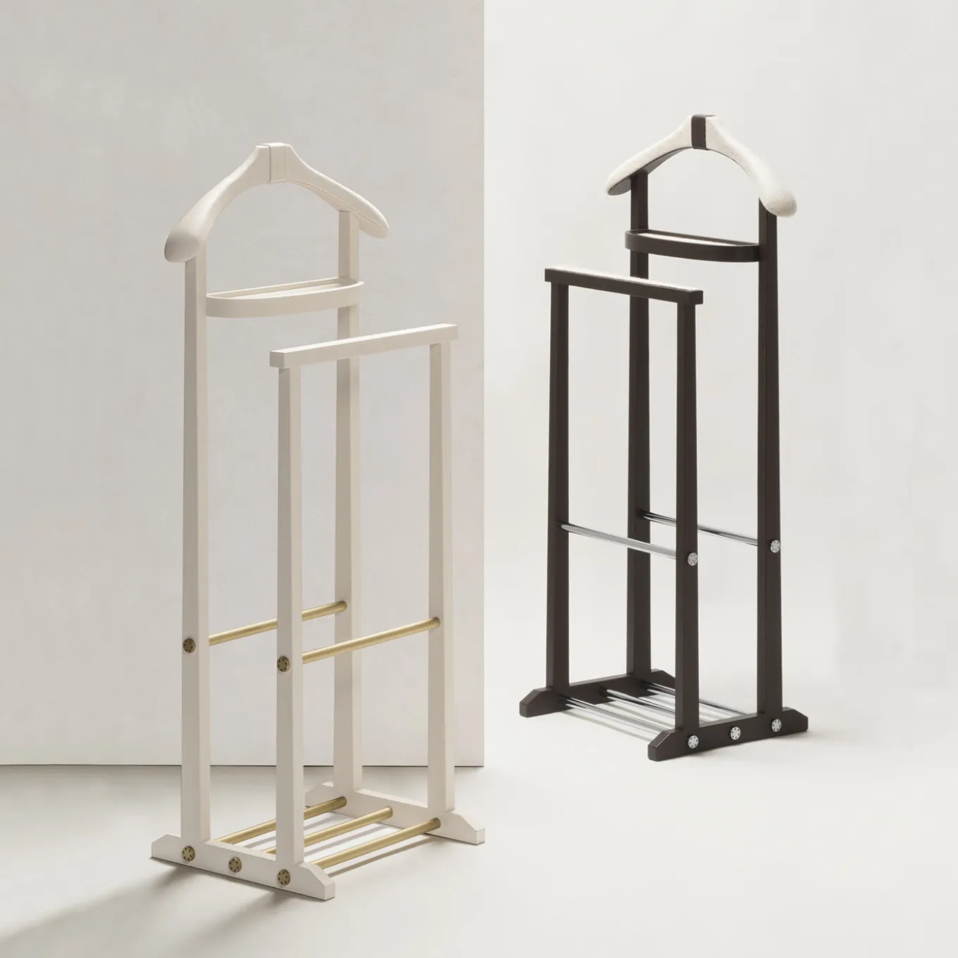 Edoardo White Leather Valet