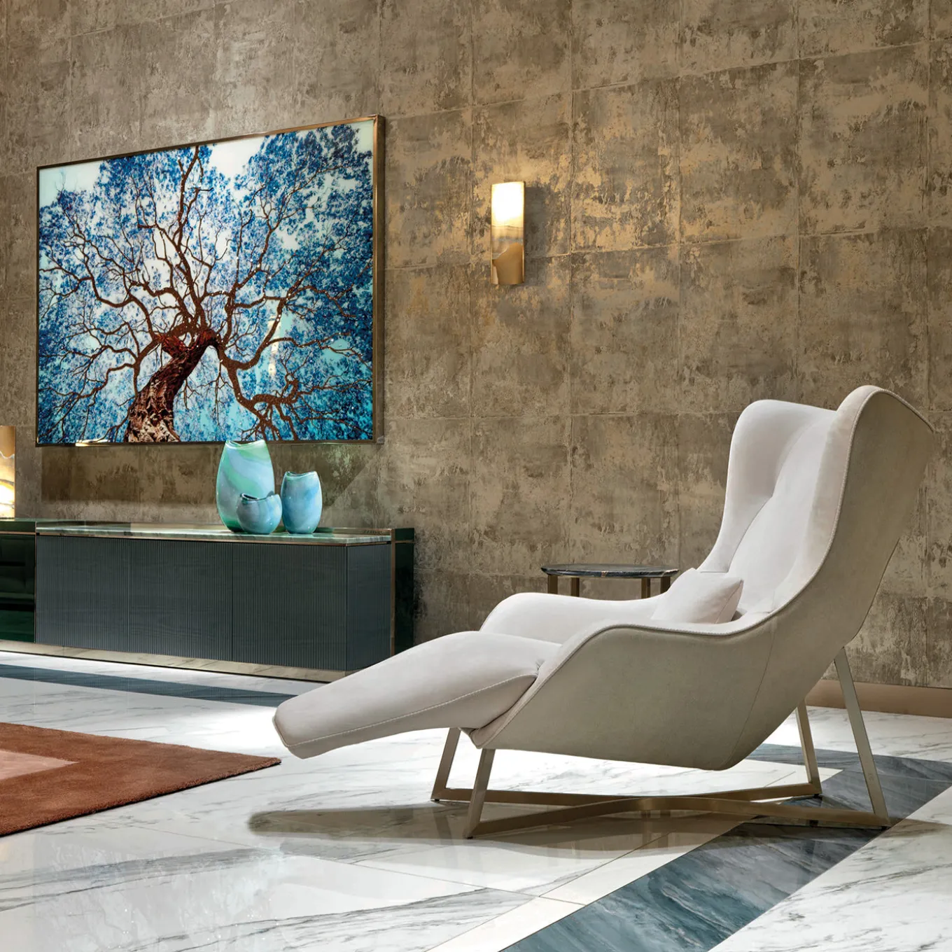 Egoiste White Leather Chaise Longue