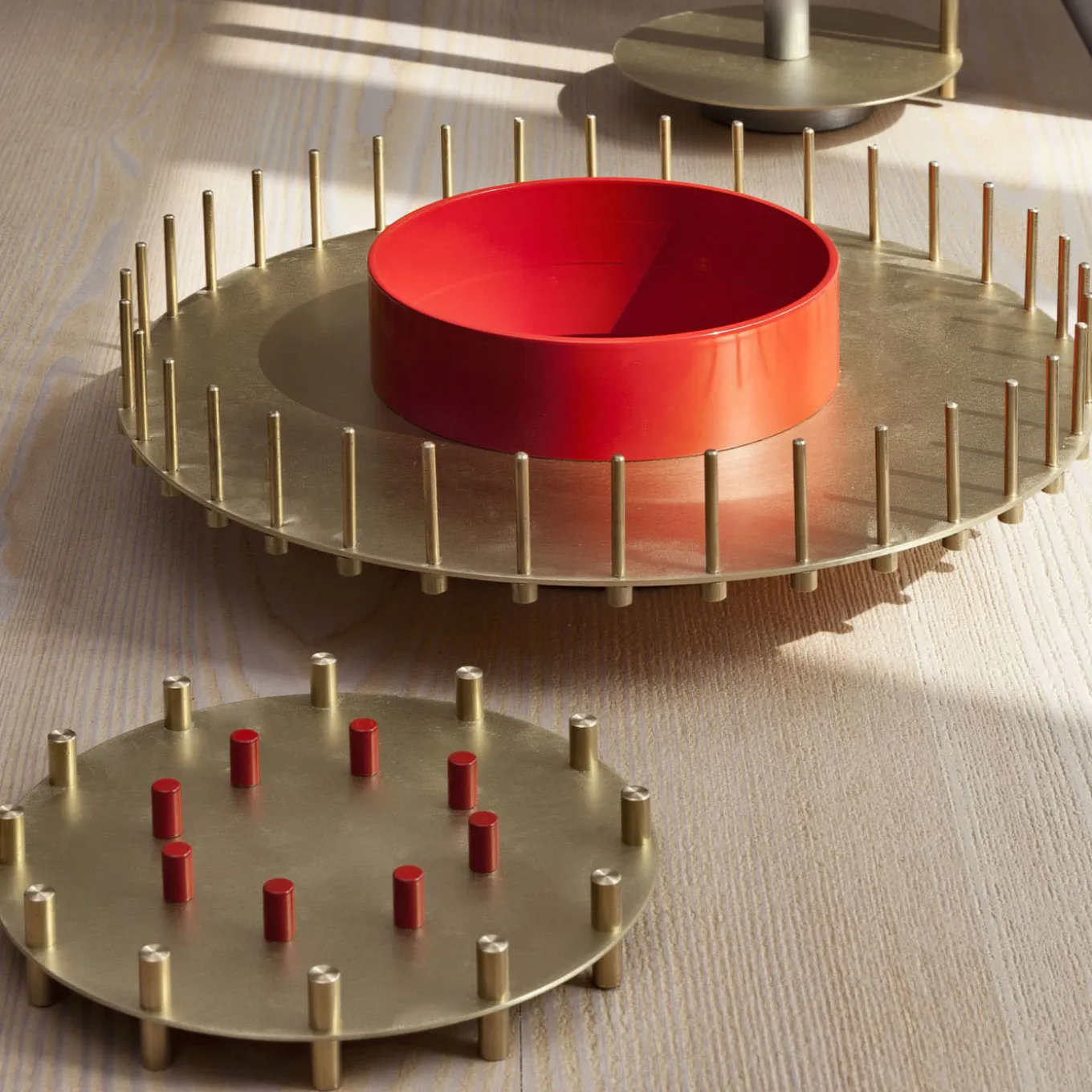 Elementa Trivet by Acconci-Bastiani