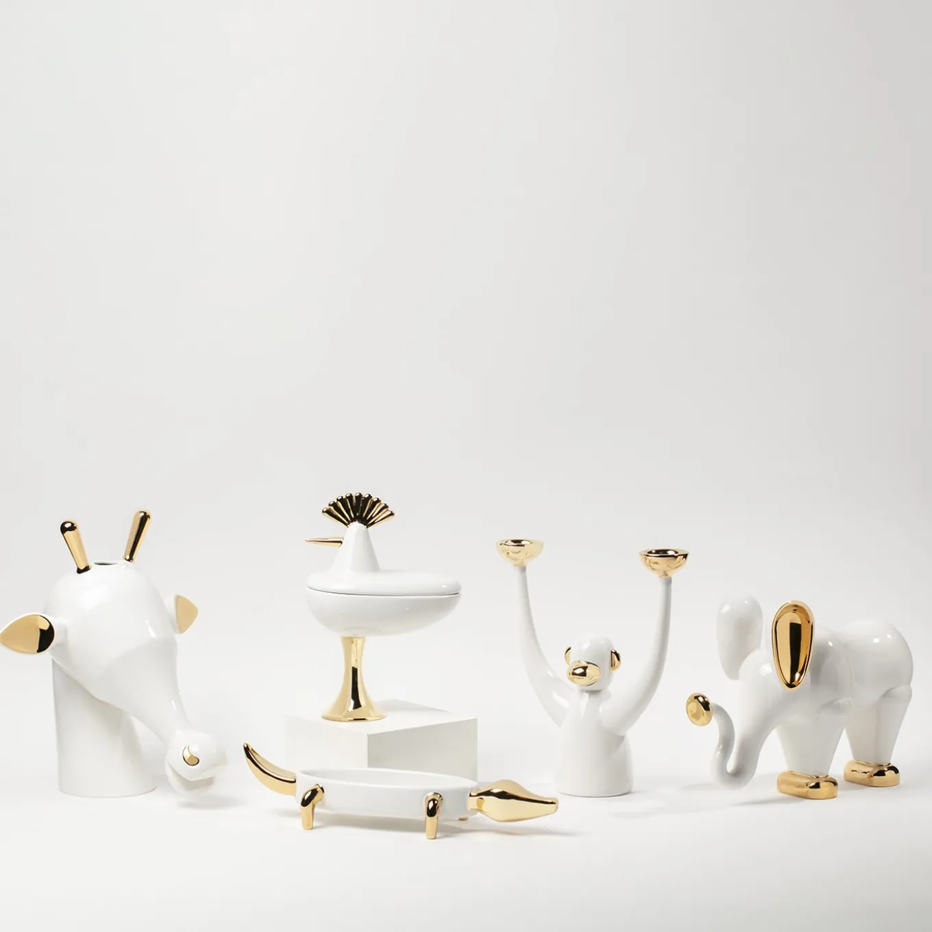 Elio White Sculpture Bookend