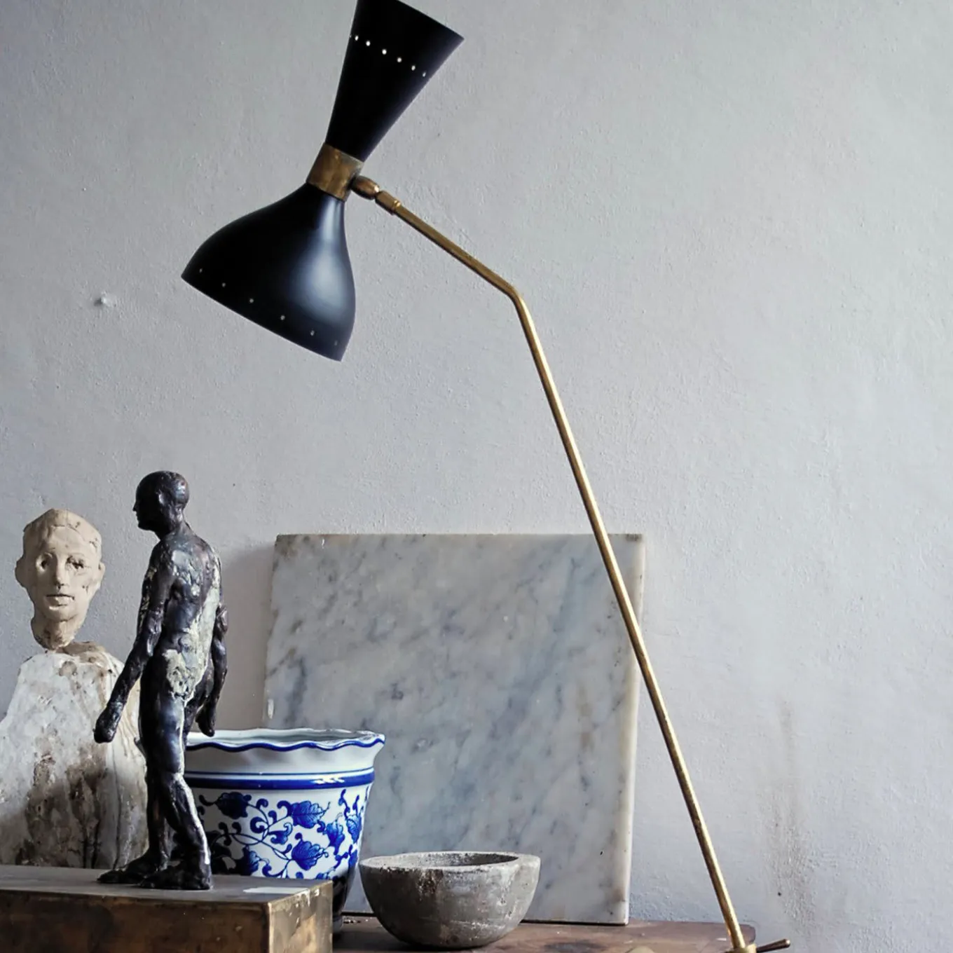 Equilibrista Brass Table Lamp