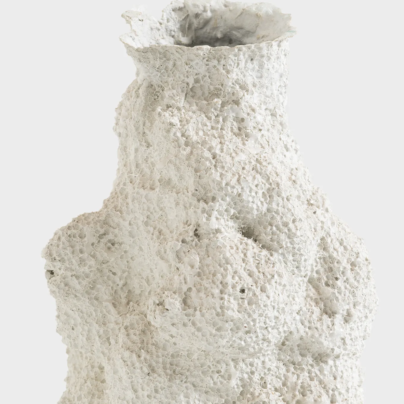 Far Deep Void SWN1 White Concrete Vase