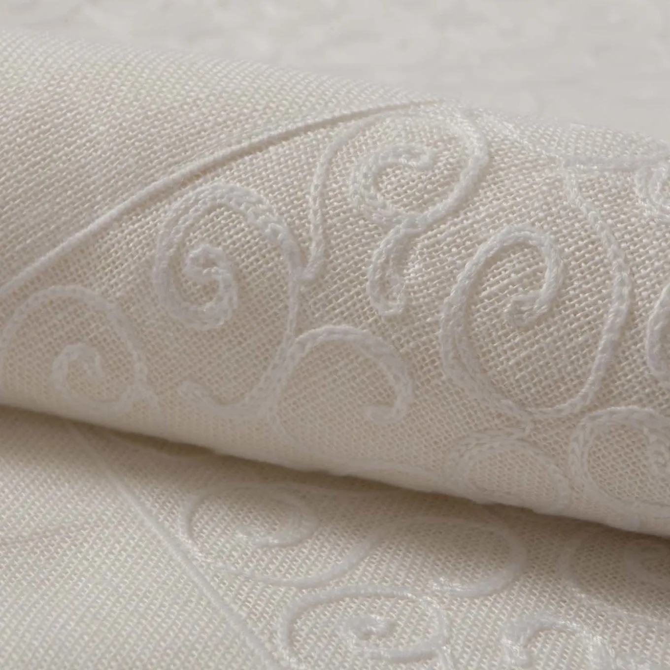 Fior di Lavanda Linen Tablecloth
