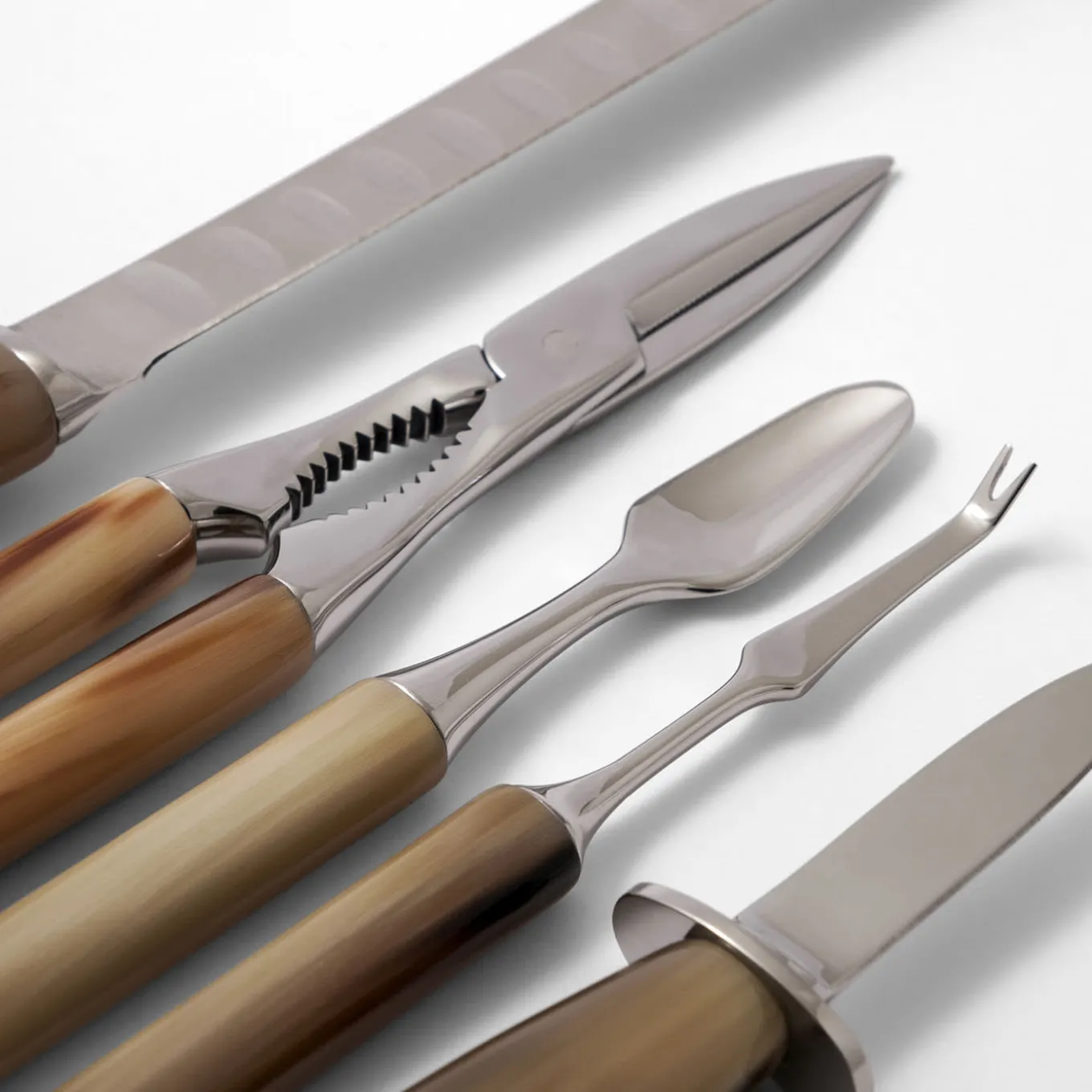 Fish and Shellfish Deluxe Cutlery Set in Natural Horn