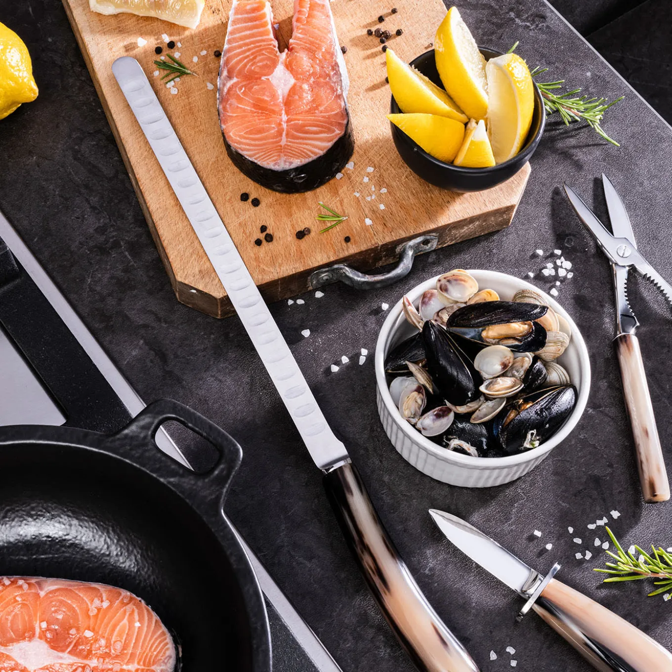 Fish and Shellfish Deluxe Cutlery Set in Natural Horn