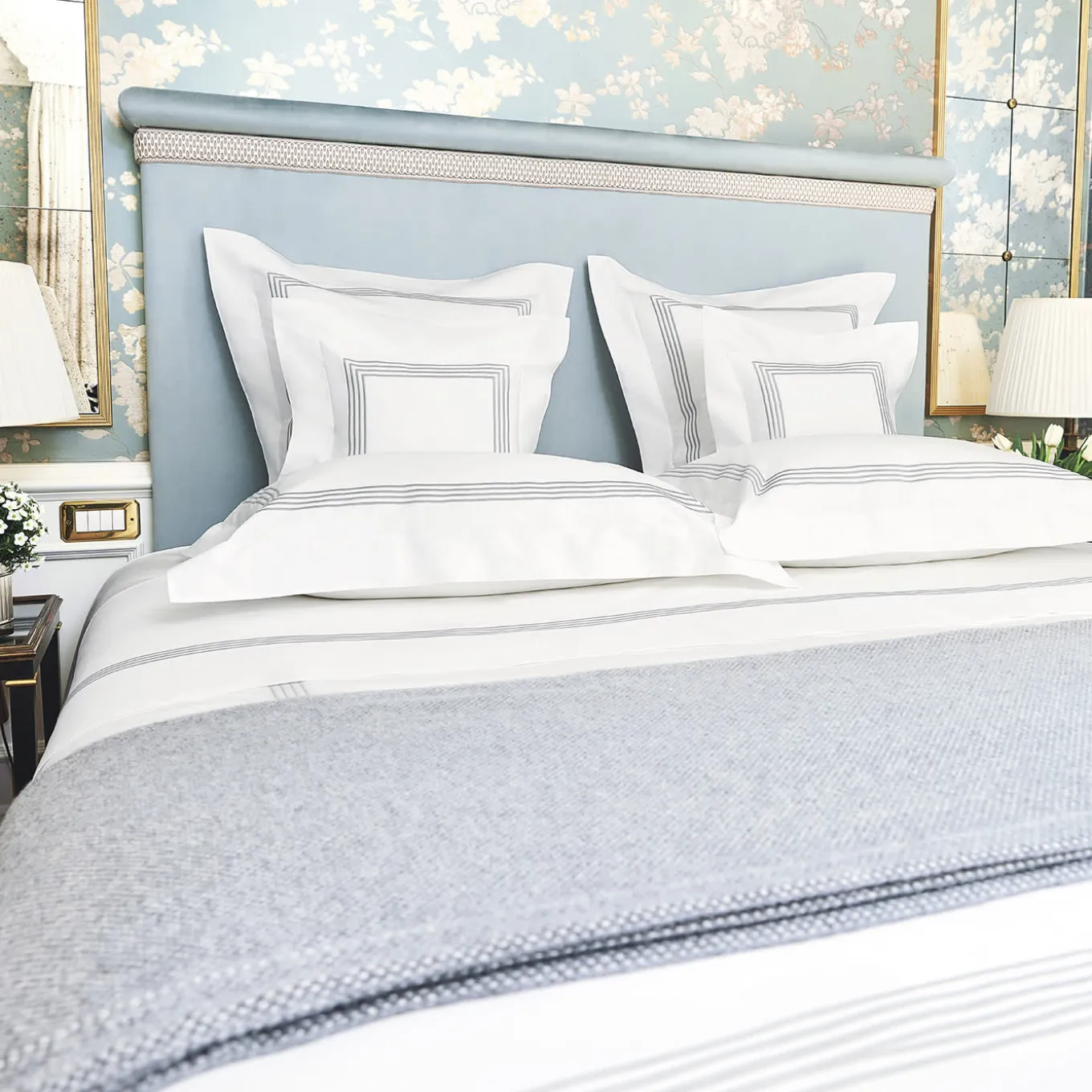 Four Generations White & Grey US King Sheet Set