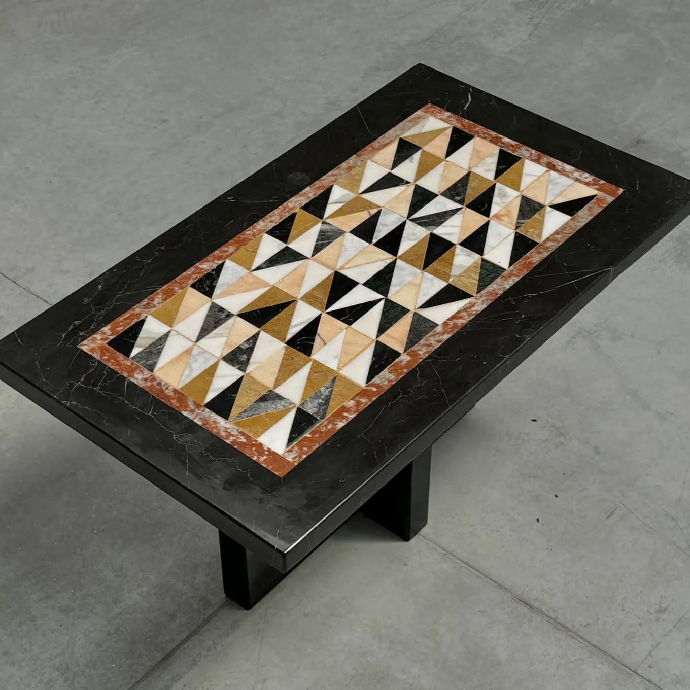 Frammenti Triangolari Marble Coffee Table