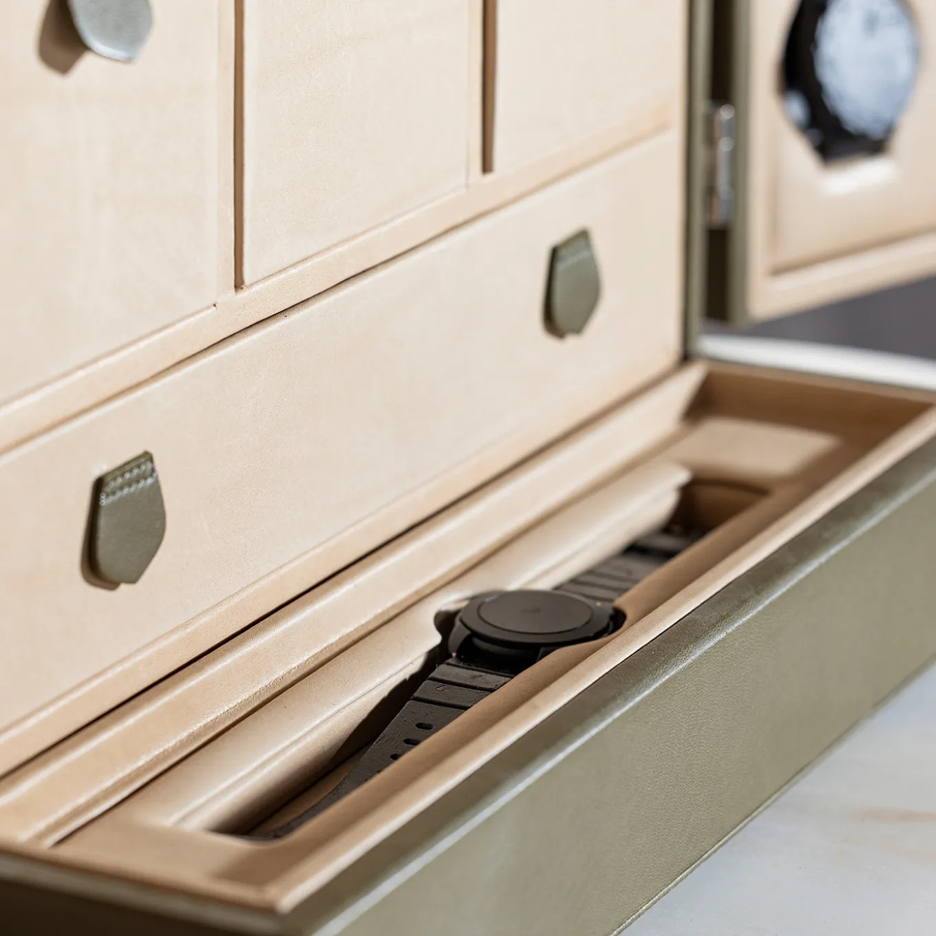 Geneve Watches Trunk in Green Leather