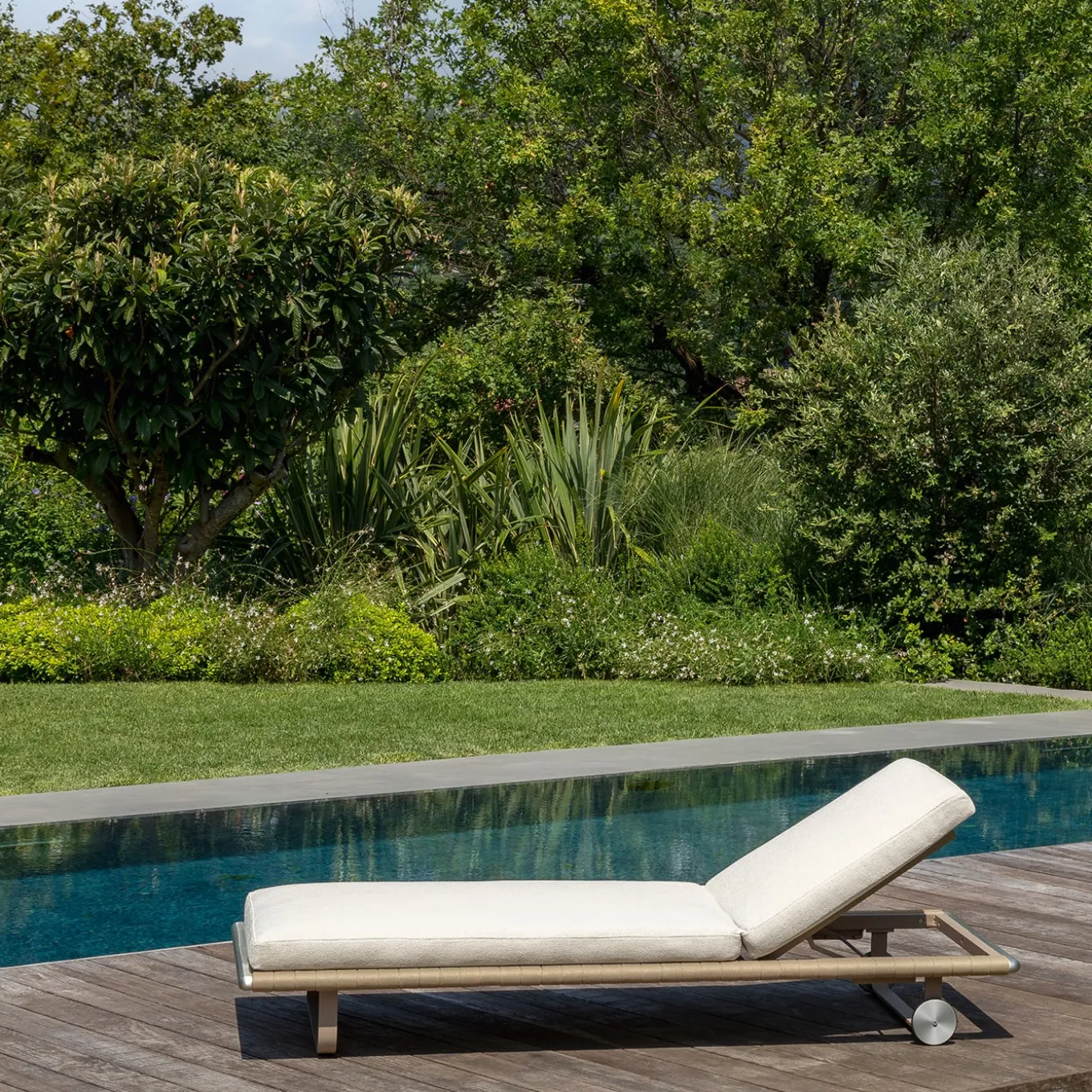 George Sunbed by Ludovica & Roberto Palomba