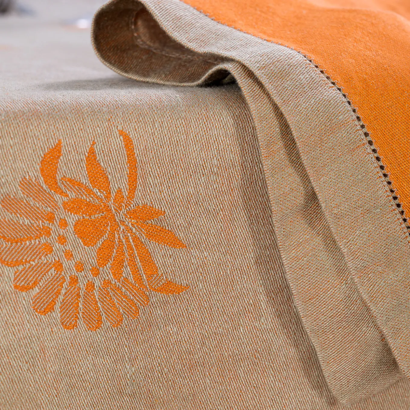 Giardino Italiano Amber Tablecloth