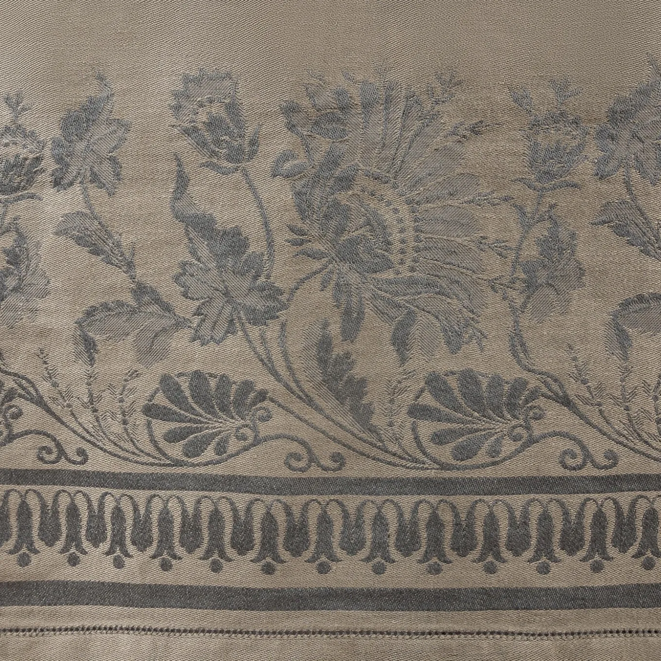 Giardino Italiano Lead-Gray Tablecloth