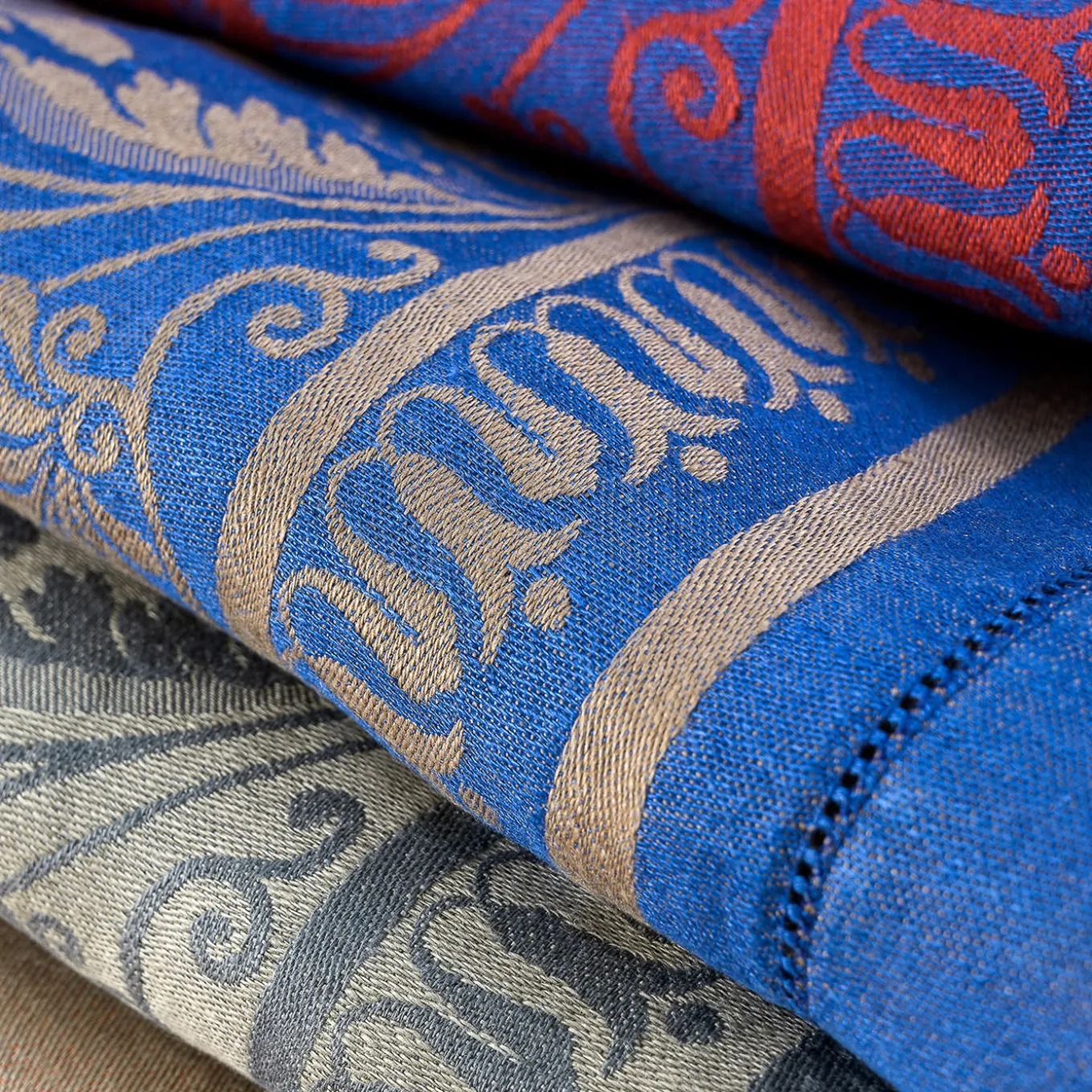 Giardino Italiano Lead-Gray Tablecloth