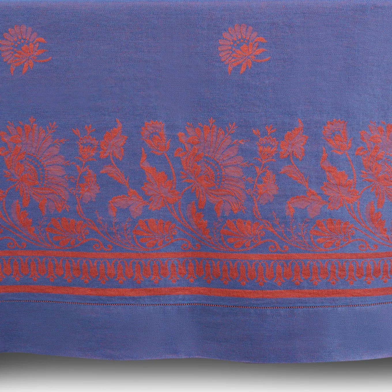 Giardino Italiano Marsala-Red & Blue Tablecloth