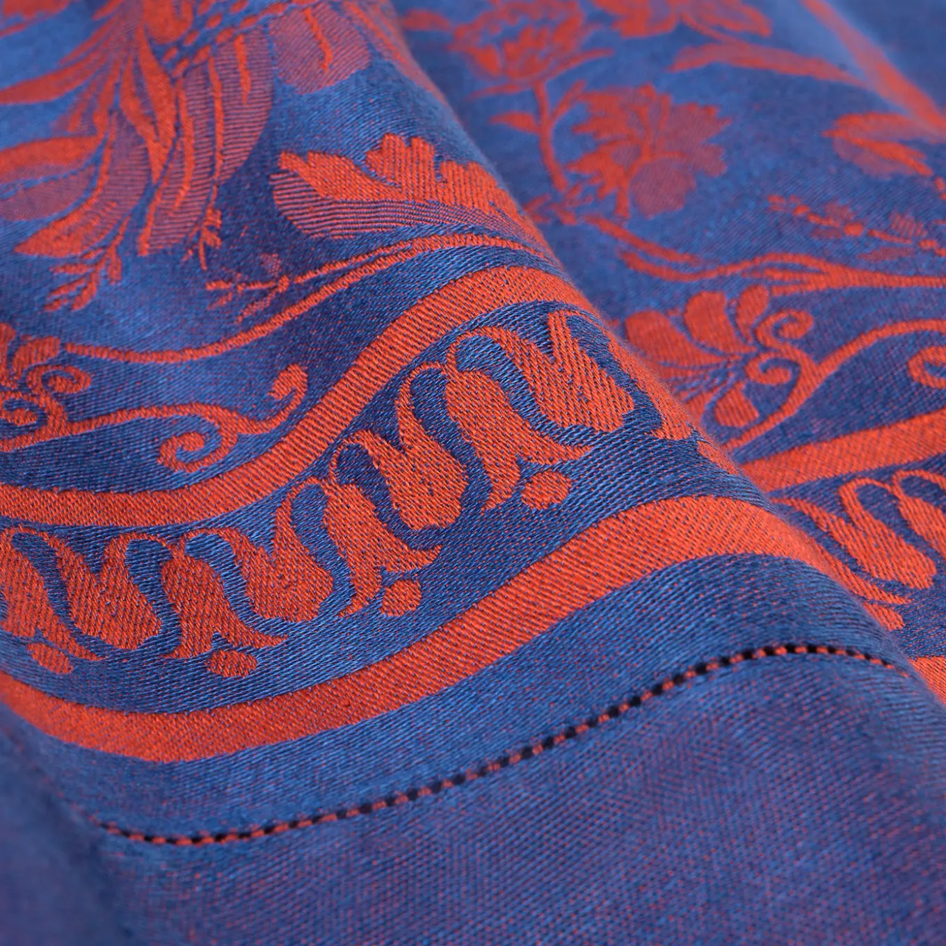 Giardino Italiano Marsala-Red & Blue Tablecloth