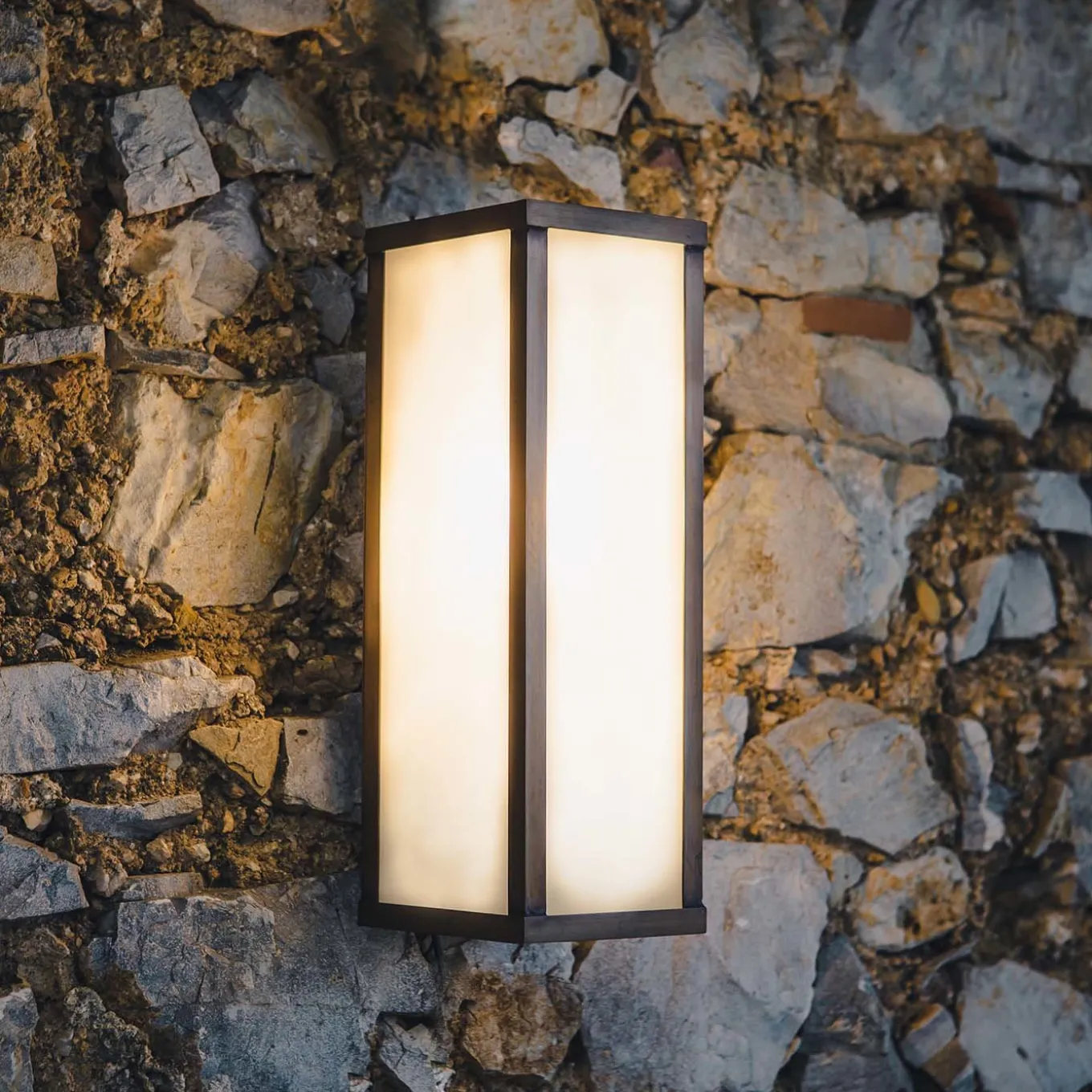 Giulia Ceiling and Wall Lamp
