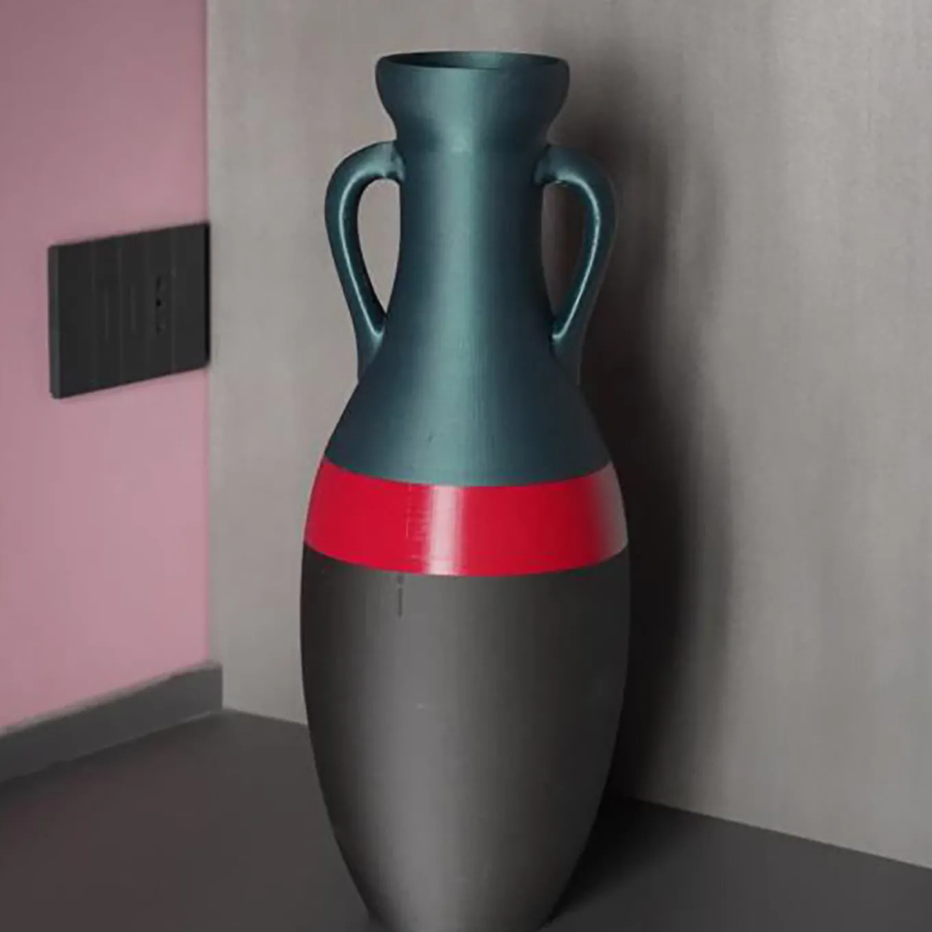 Giulio Cesare XL Black And Red Amphora