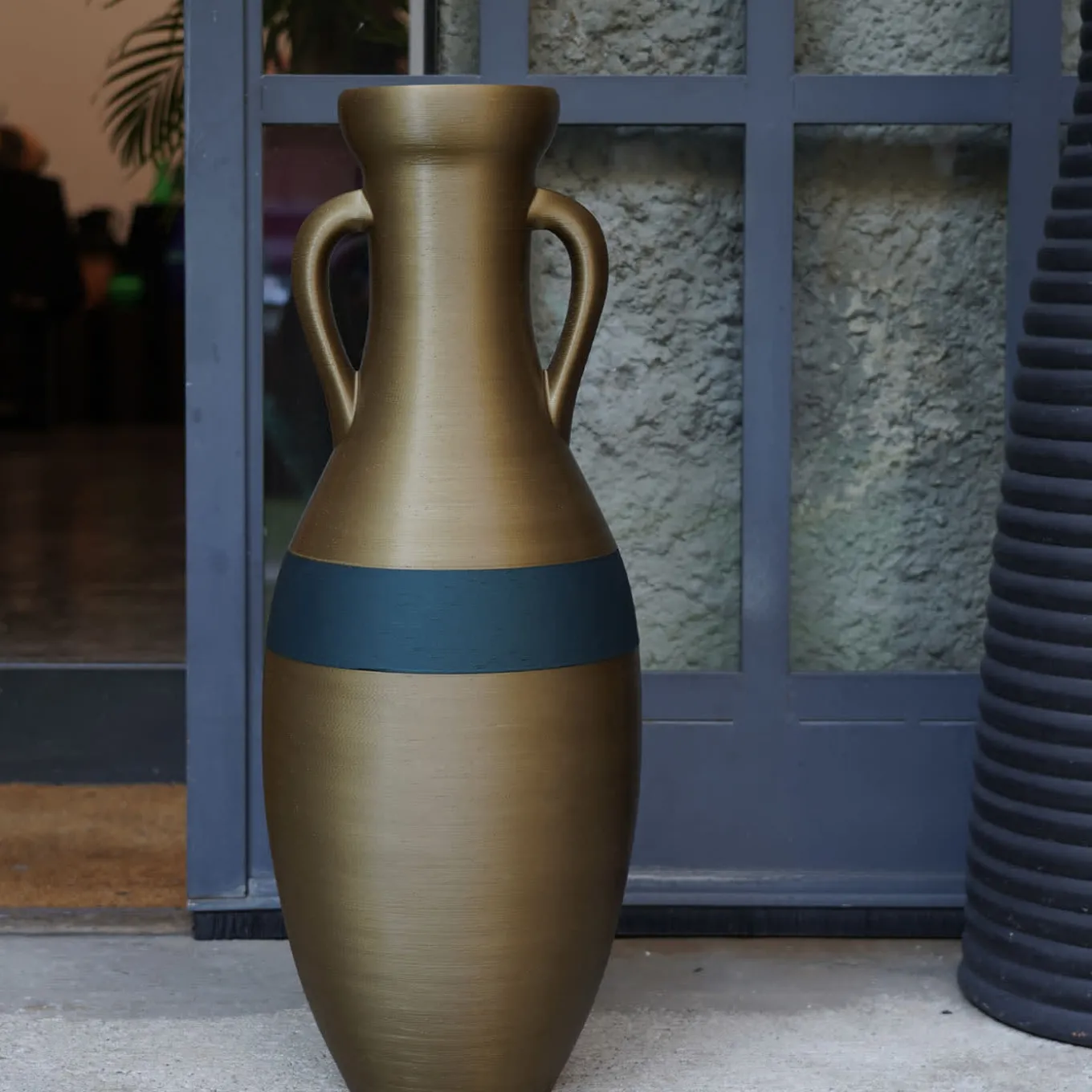 Giulio Cesare XXL Bronze And Black Amphora