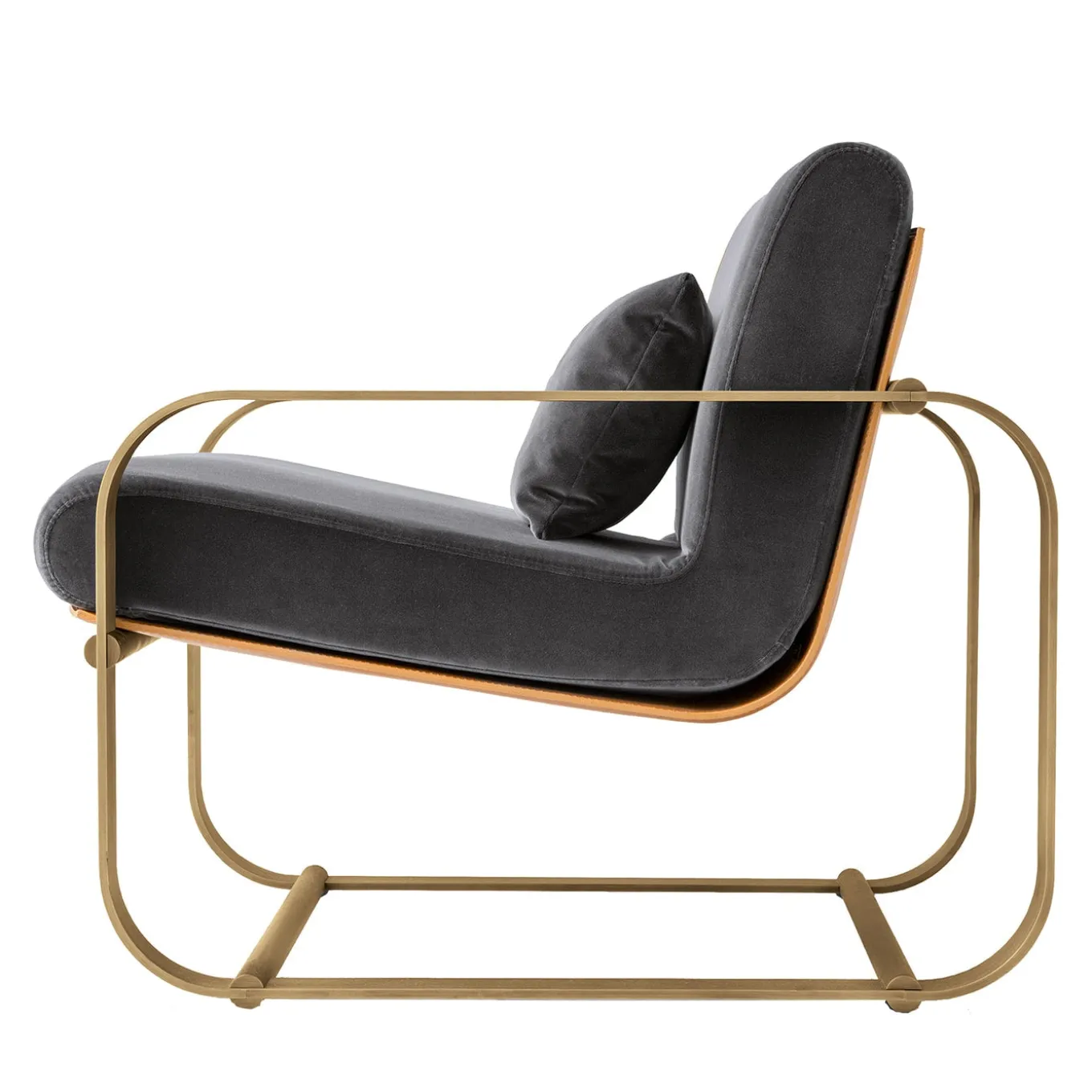 GIZA lounge chair by Dainellistudio
