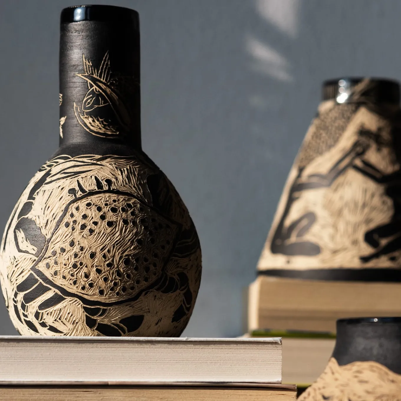 Granchio Beige and Black Grès Small Vase