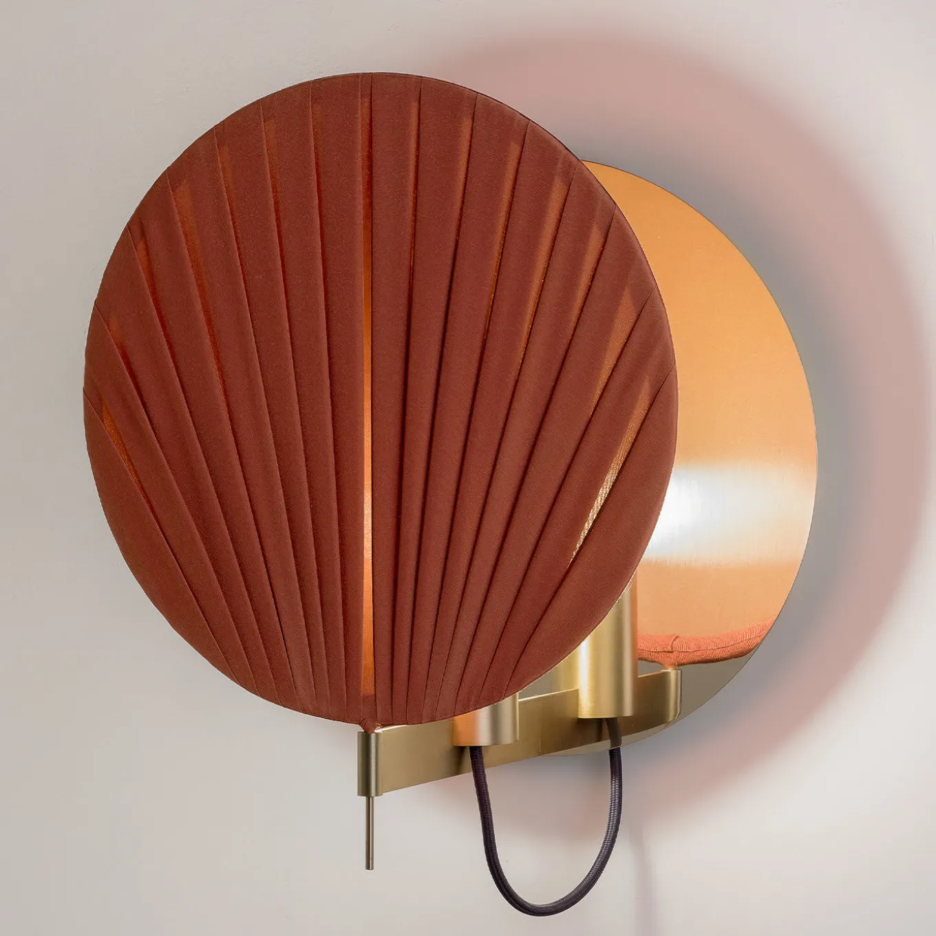 Guinea Wall Lamp - Brick