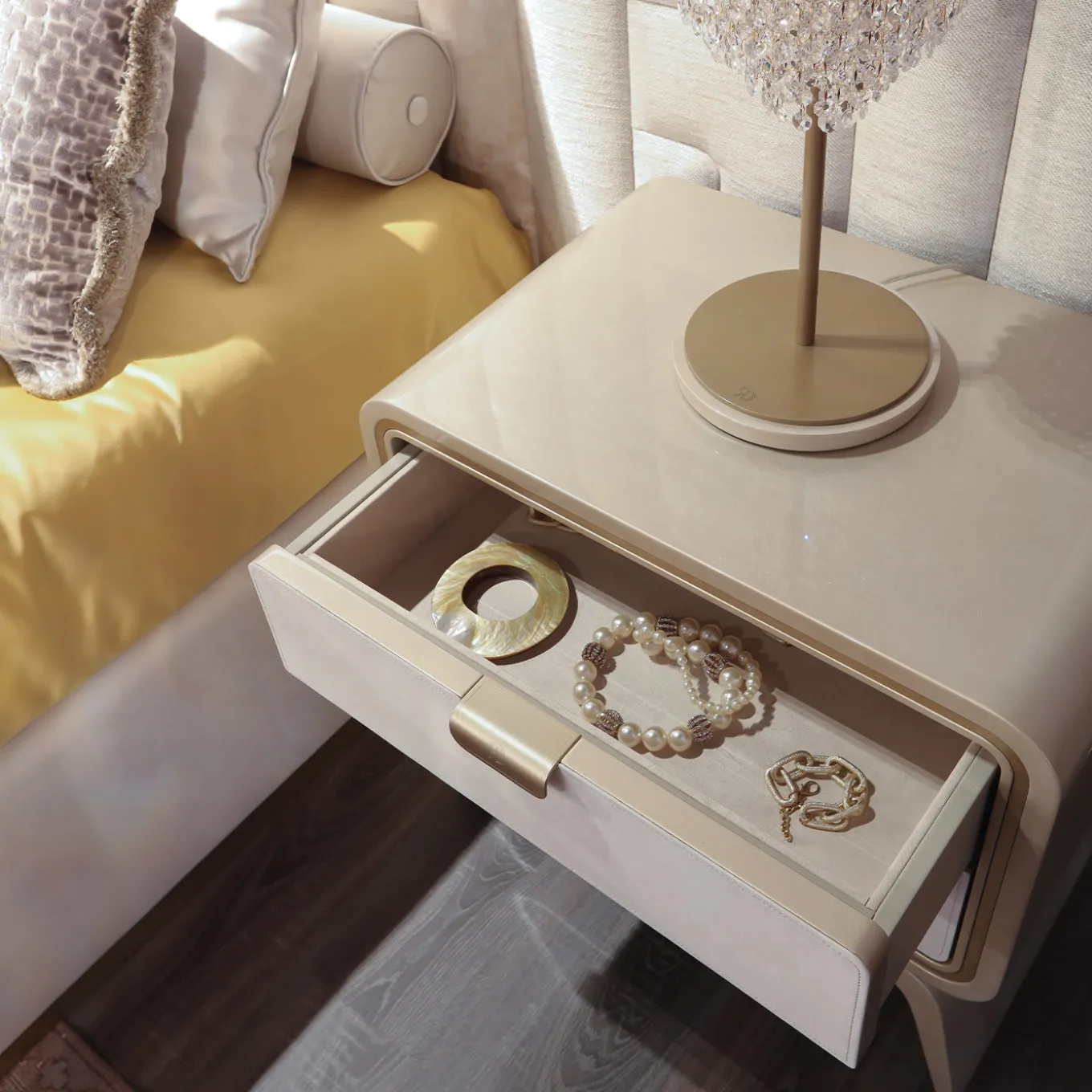 Hanami Soft Style Nightstand