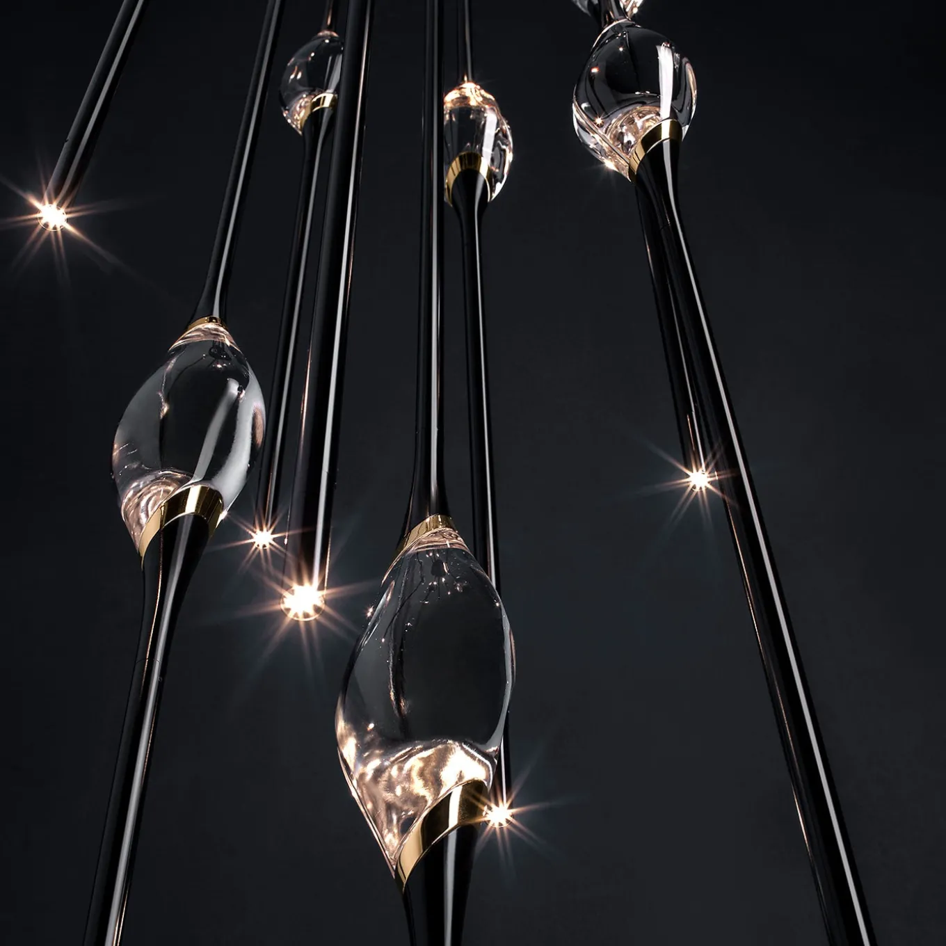 Il Pezzo 12 Cluster 9-pendants Black-Gold Chandelier
