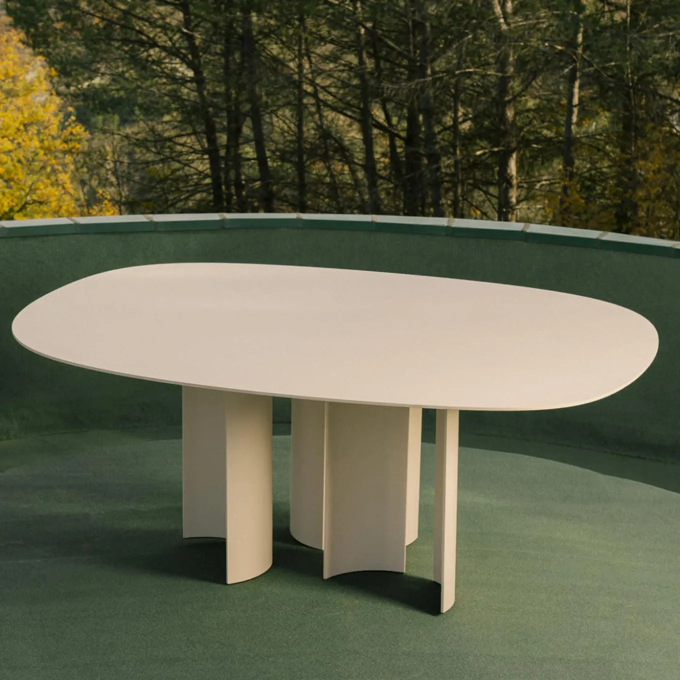 India Sasso Light Yellow Metal In & Outdoor Dining Table