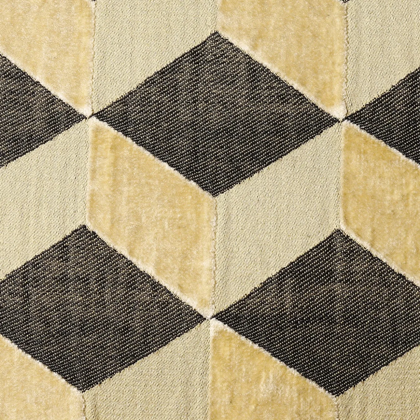 Ingannevole Square Cushion