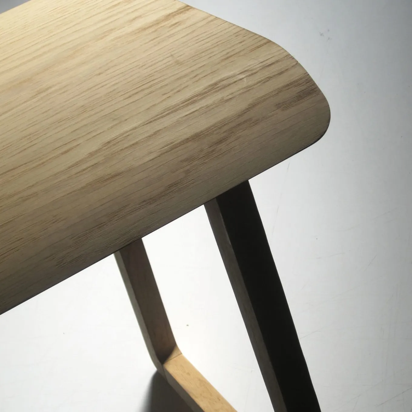 Int 120 Bench in Oak by Lorenz+Kaz