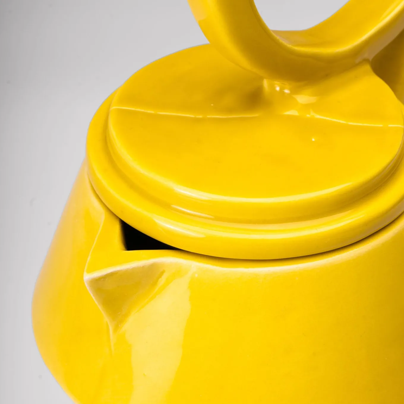 Iperbole Yellow Ceramic Carafe